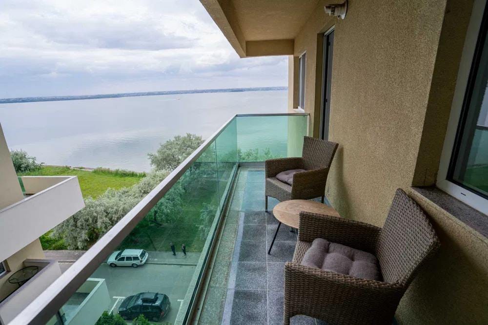 Accommodation in Grand Apartment Mamaia with parking space — Photo 8