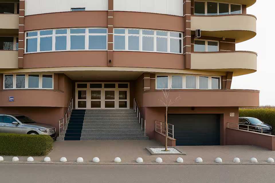 Apartment with window — apartment in Oradea